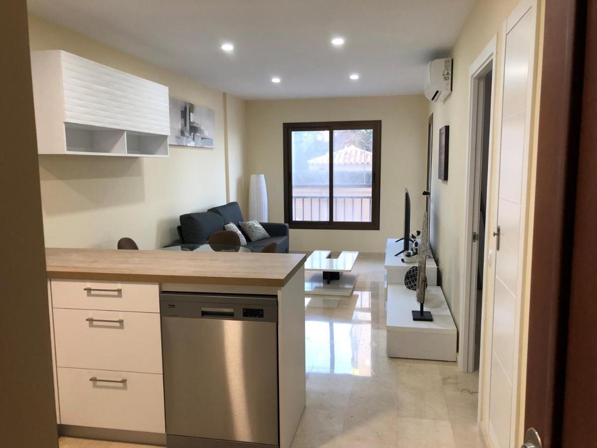 Moderno Apartamento En Primera Linea Paseo Maritimo Фуэнхирола Экстерьер фото