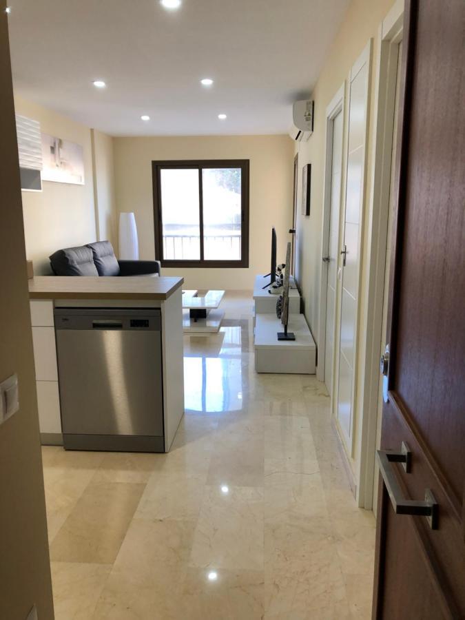 Moderno Apartamento En Primera Linea Paseo Maritimo Фуэнхирола Экстерьер фото