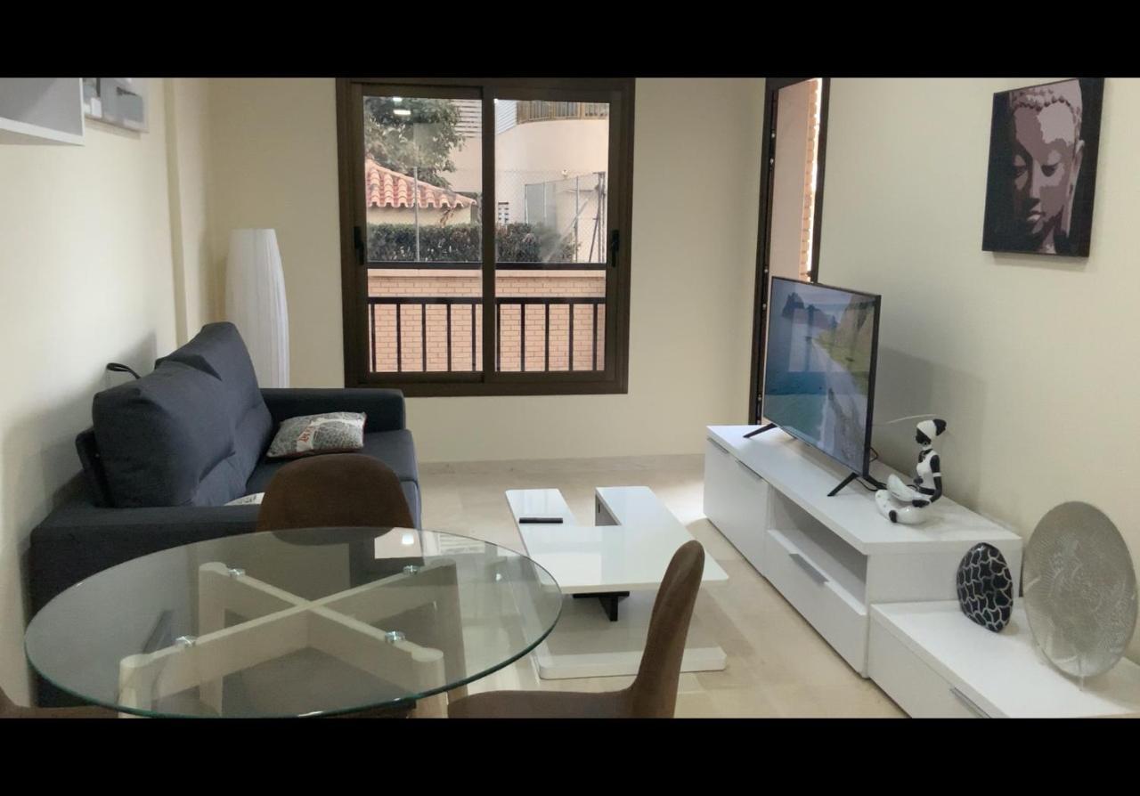 Moderno Apartamento En Primera Linea Paseo Maritimo Фуэнхирола Экстерьер фото